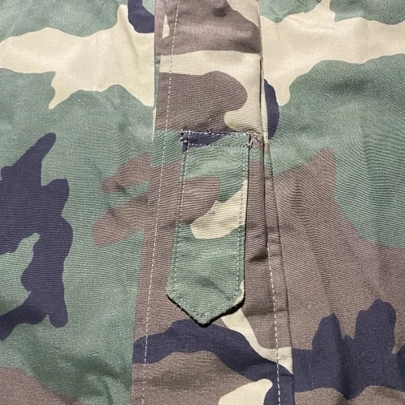 U.S. Army ECWCS Gen I Woodland Camo Gore-Tex Cold Weather Parka MEDIUM REGULAR - Picture 10 of 13